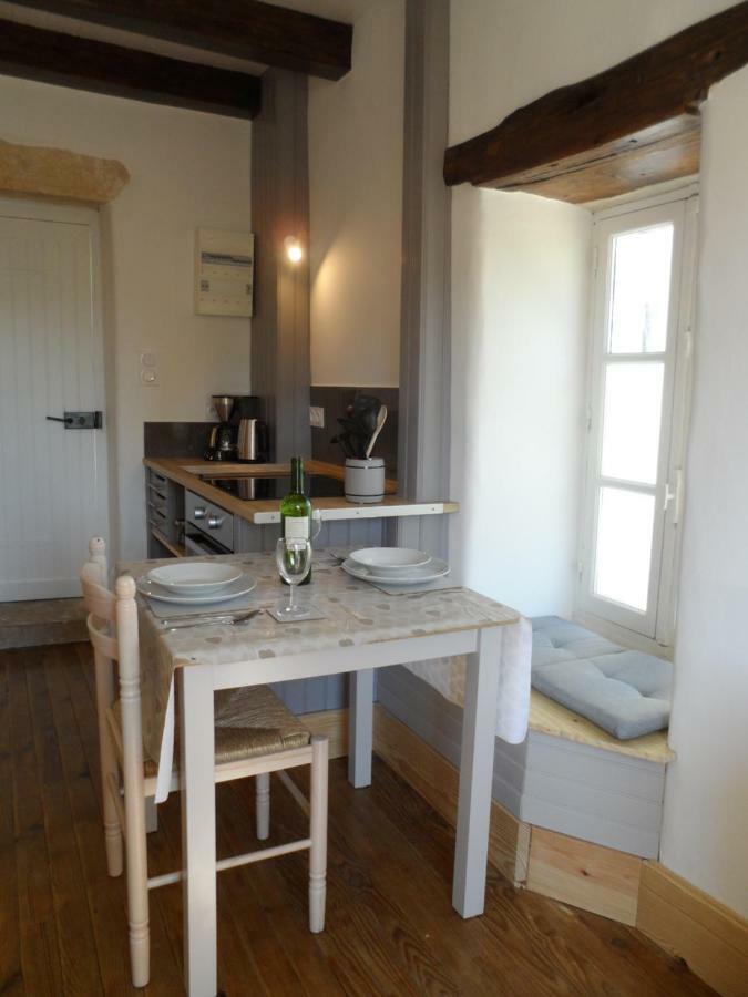 La Petite Tour Villa Carlux Екстериор снимка